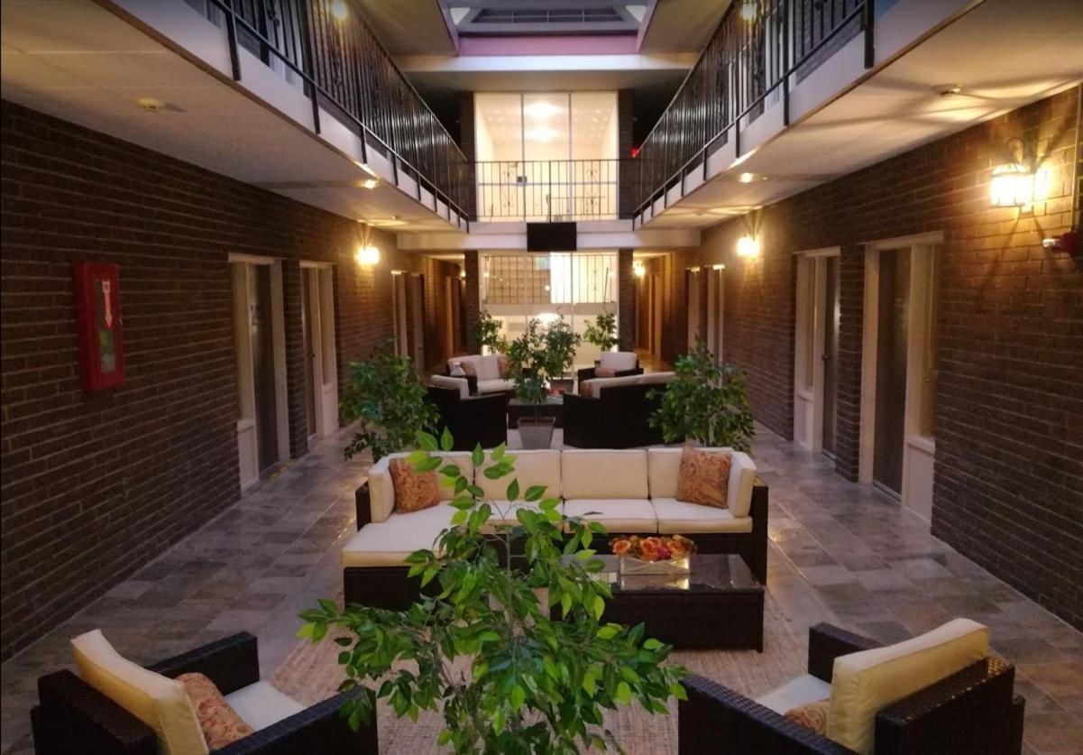 The Stables Inn & Suites Salem Esterno foto
