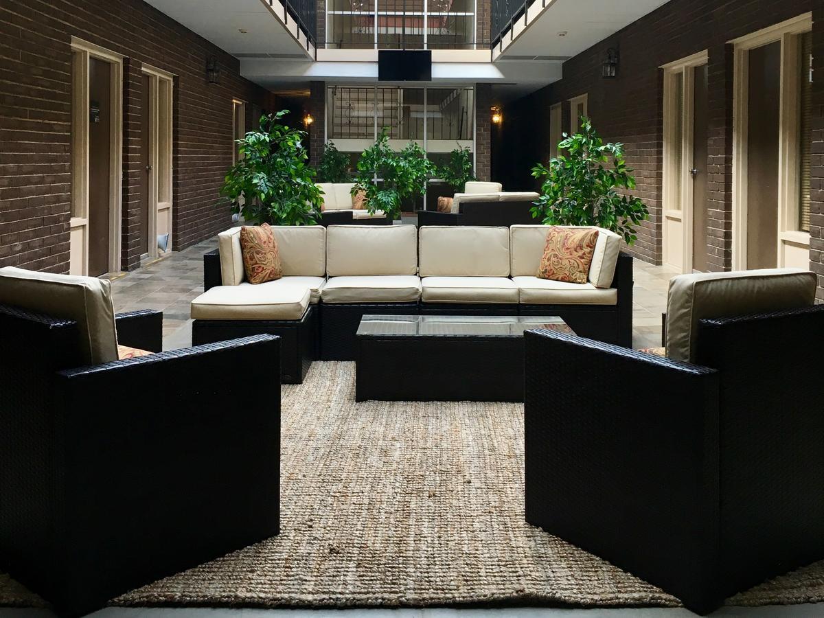 The Stables Inn & Suites Salem Esterno foto