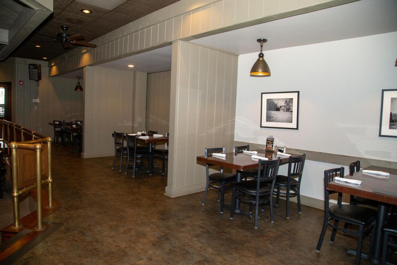 The Stables Inn & Suites Salem Esterno foto