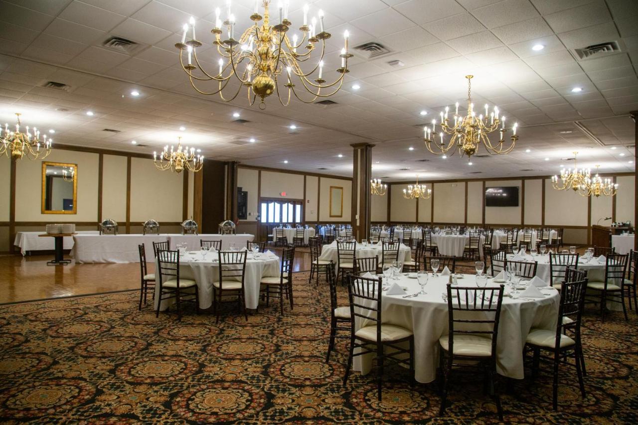 The Stables Inn & Suites Salem Esterno foto