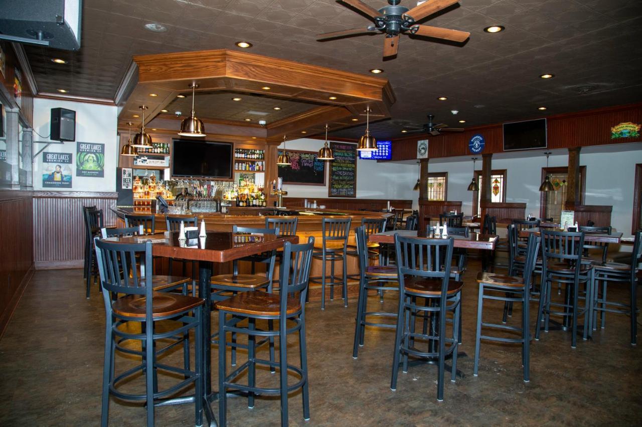 The Stables Inn & Suites Salem Esterno foto